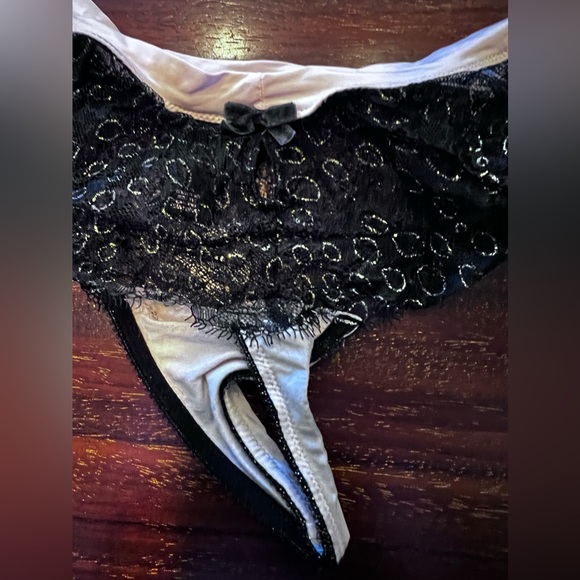 Victoria’s Secret Dream Angels soft pink and black lace thong, sz M - Picture 2 of 6